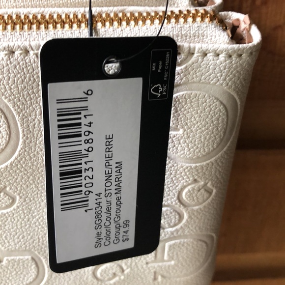 Guess Cross Body Bag, New with tag - Picture 5 of 9